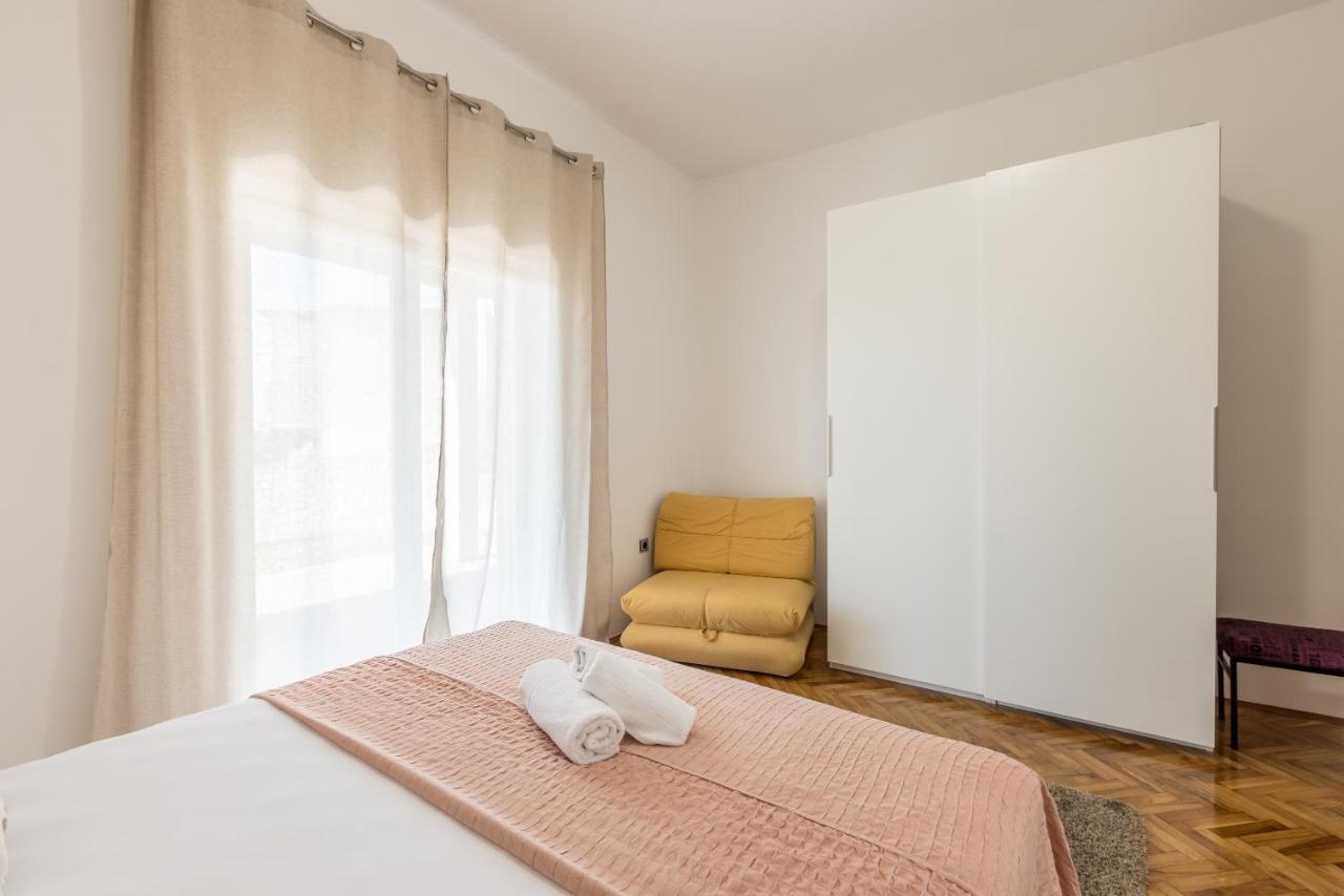 Family Apartments Jadrijevic Primošten Exterior foto