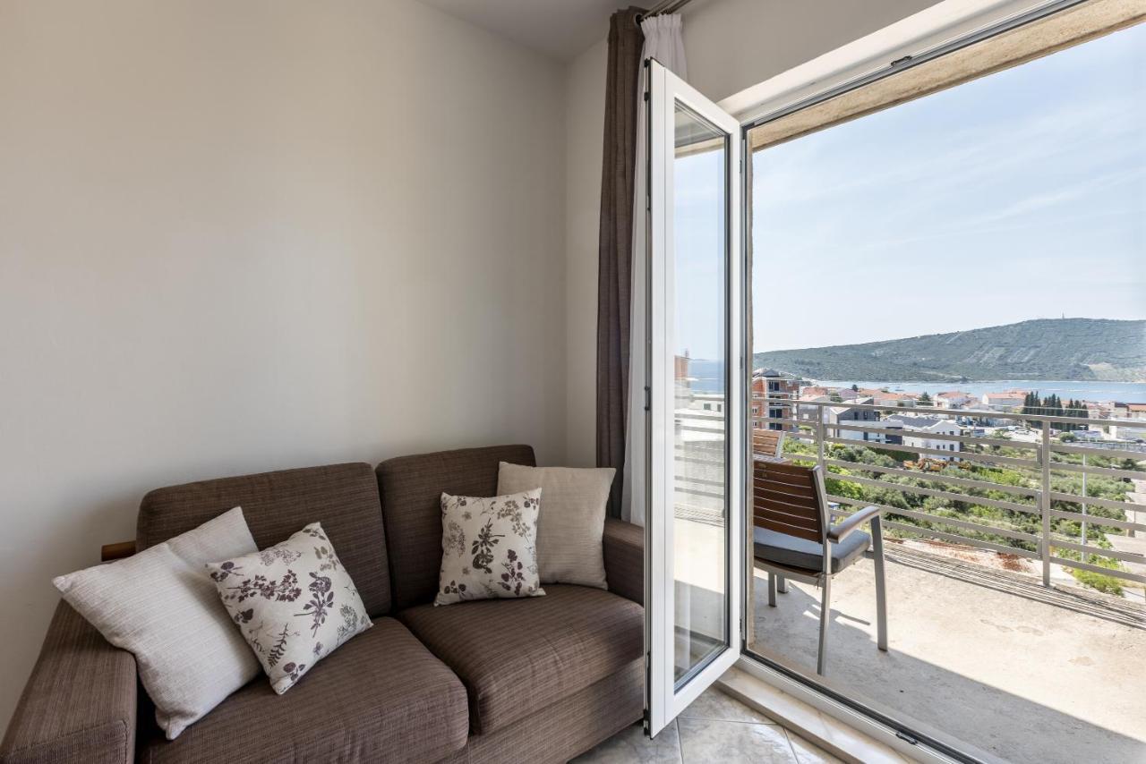 Family Apartments Jadrijevic Primošten Exterior foto
